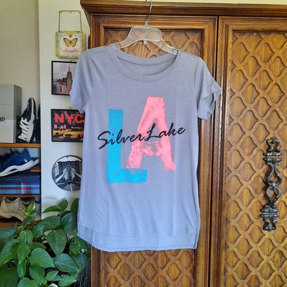 3/$15 Arizona Jeans Co. Silver Lake LA Graphic Boho Tee - Gray, Size S - Picture 16 of 16